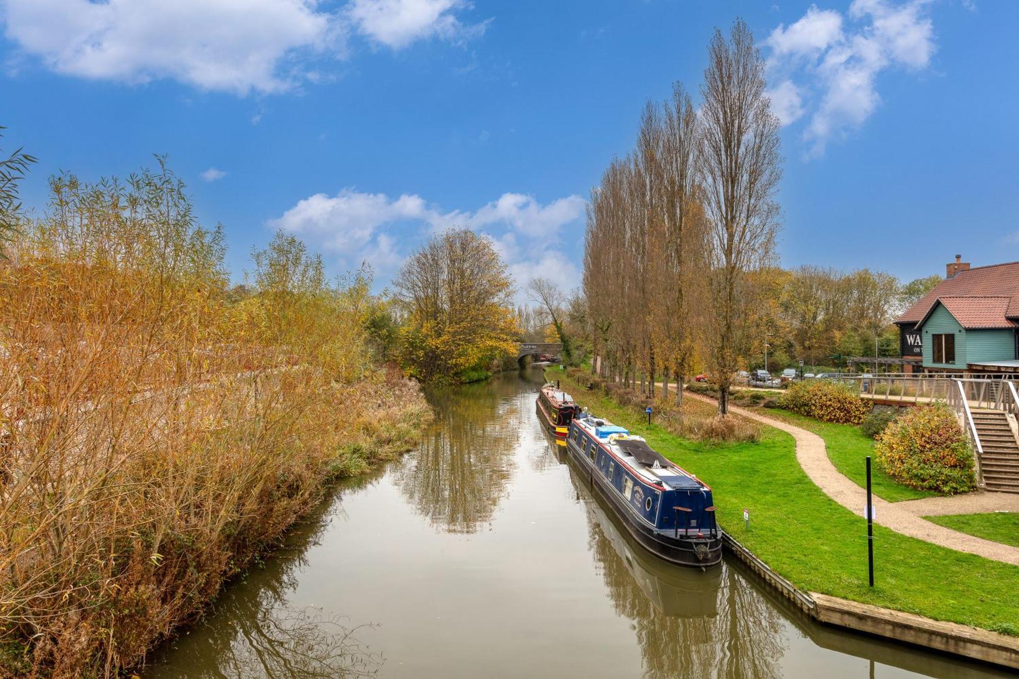 Penthouse Apartment - City Centre - Secure Parking, Balcony, Self-Check-In, Fast Wifi And Smart Tv With Netflix By Yoko Property Milton Keynes Bagian luar foto