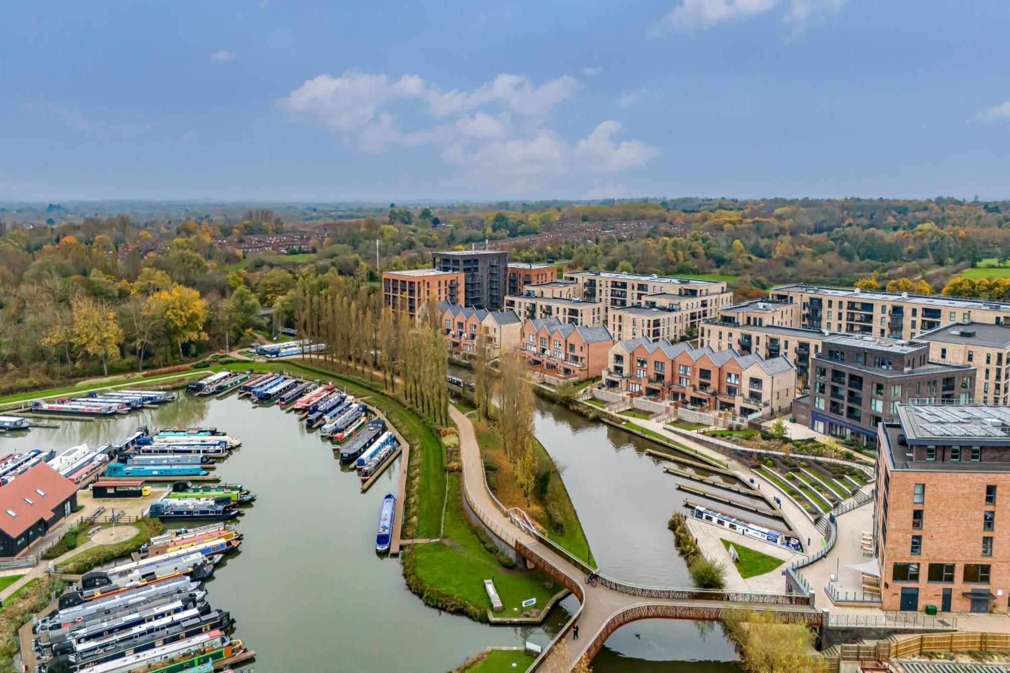 Penthouse Apartment - City Centre - Secure Parking, Balcony, Self-Check-In, Fast Wifi And Smart Tv With Netflix By Yoko Property Milton Keynes Bagian luar foto