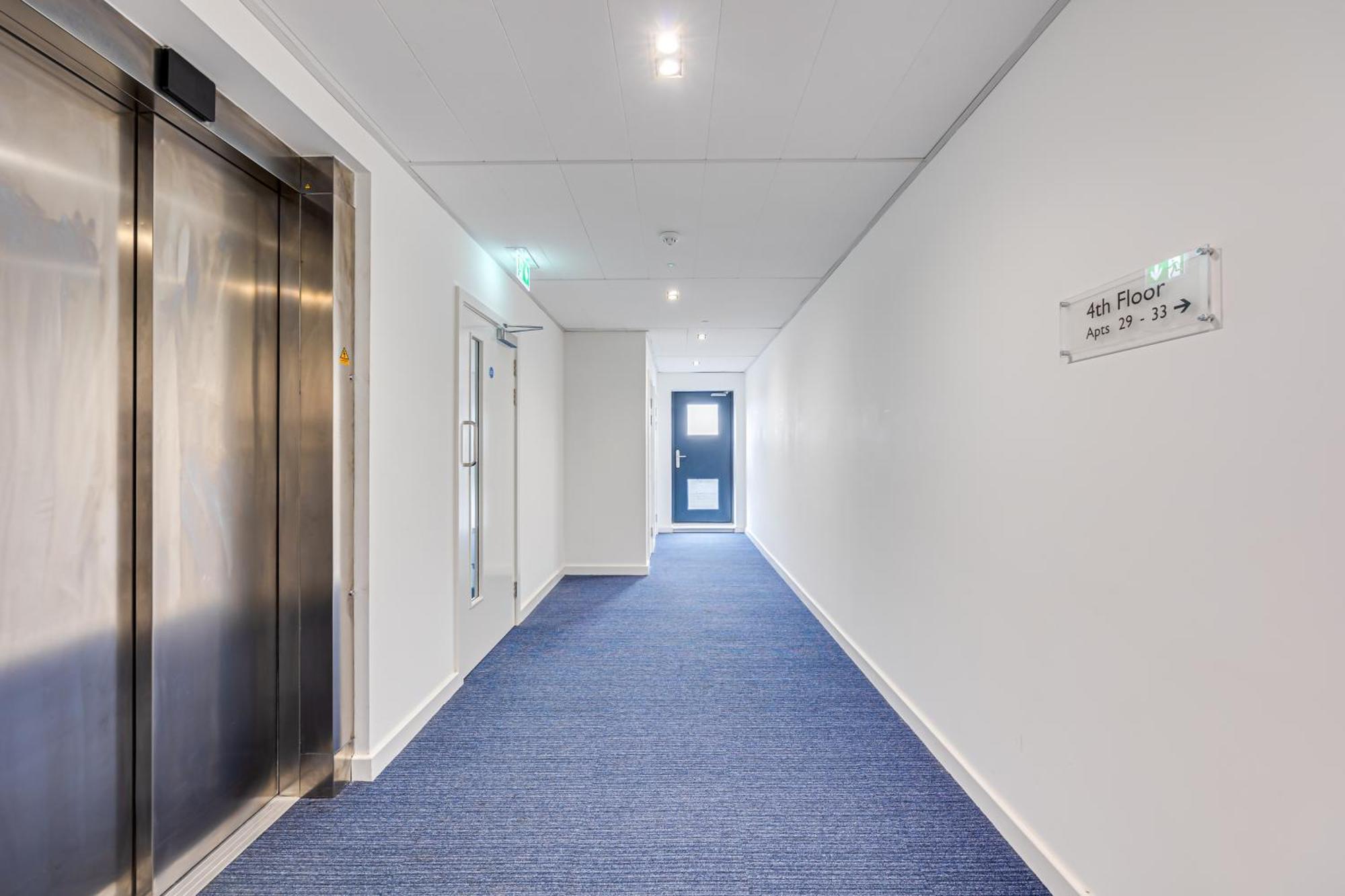 Penthouse Apartment - City Centre - Secure Parking, Balcony, Self-Check-In, Fast Wifi And Smart Tv With Netflix By Yoko Property Milton Keynes Bagian luar foto