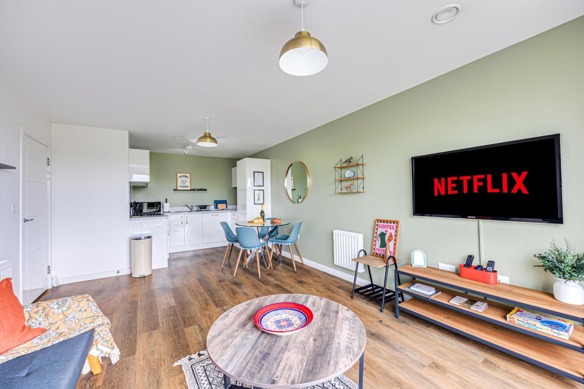 Penthouse Apartment - City Centre - Secure Parking, Balcony, Self-Check-In, Fast Wifi And Smart Tv With Netflix By Yoko Property Milton Keynes Bagian luar foto