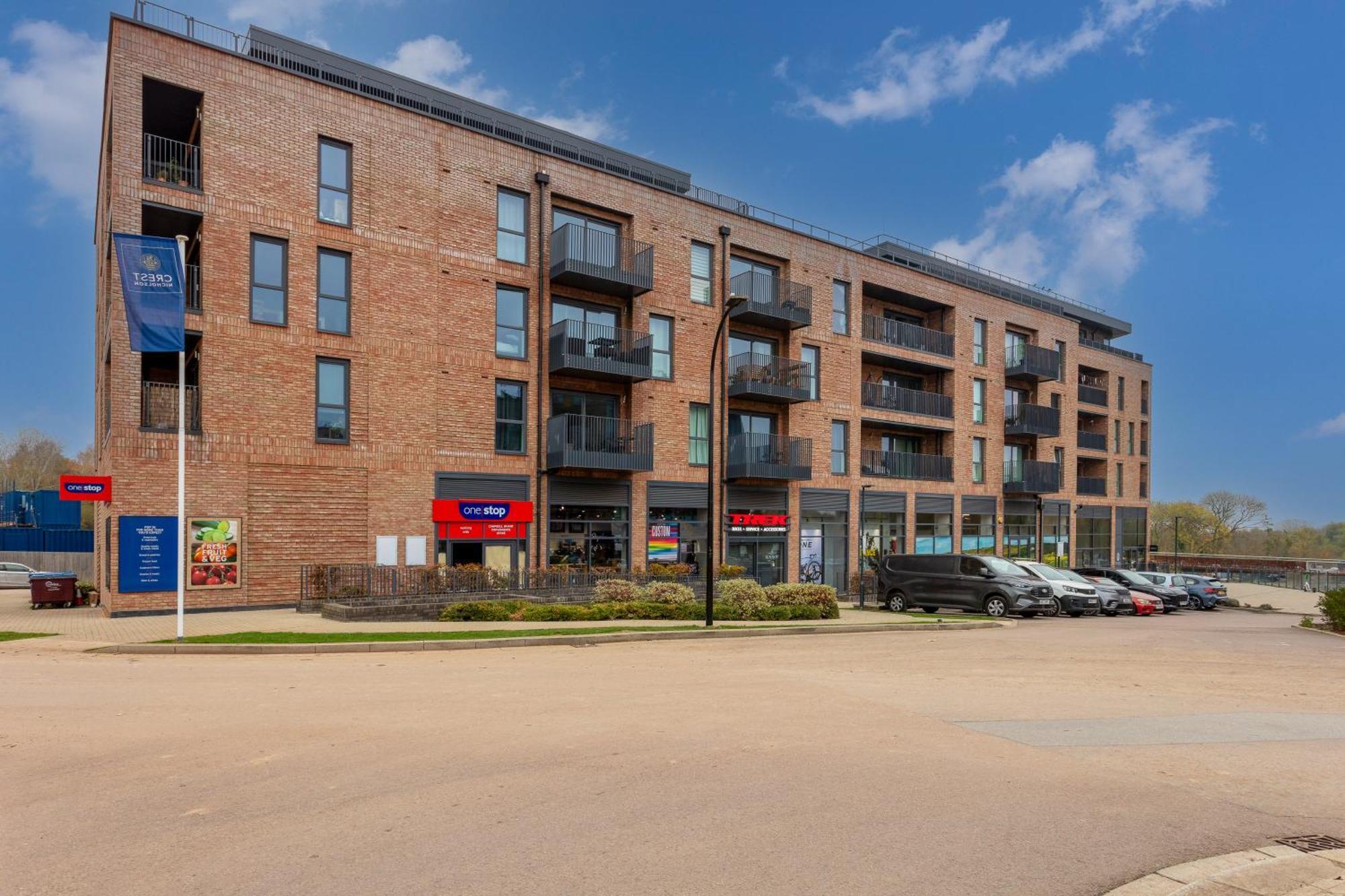 Penthouse Apartment - City Centre - Secure Parking, Balcony, Self-Check-In, Fast Wifi And Smart Tv With Netflix By Yoko Property Milton Keynes Bagian luar foto